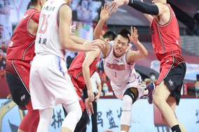 穆西亚拉传射建功 拜仁客场5-0大胜圣保利